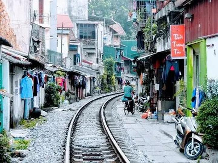 Ai bảo mặc váy đen mùa hè là - Cảm hứng video marketing từ Hotspot Matrix