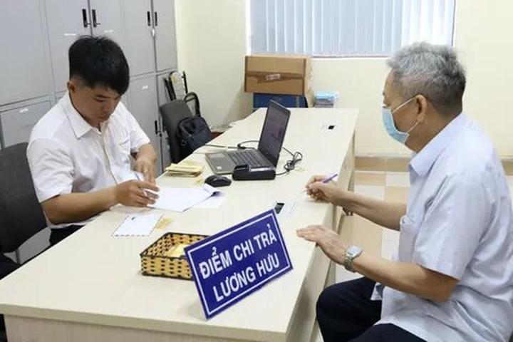 Xu hướng 4 kiểu áo sơ mi dìm dáng, xỉn: Hotspot Matrix tiết lộ bí quyết video viral